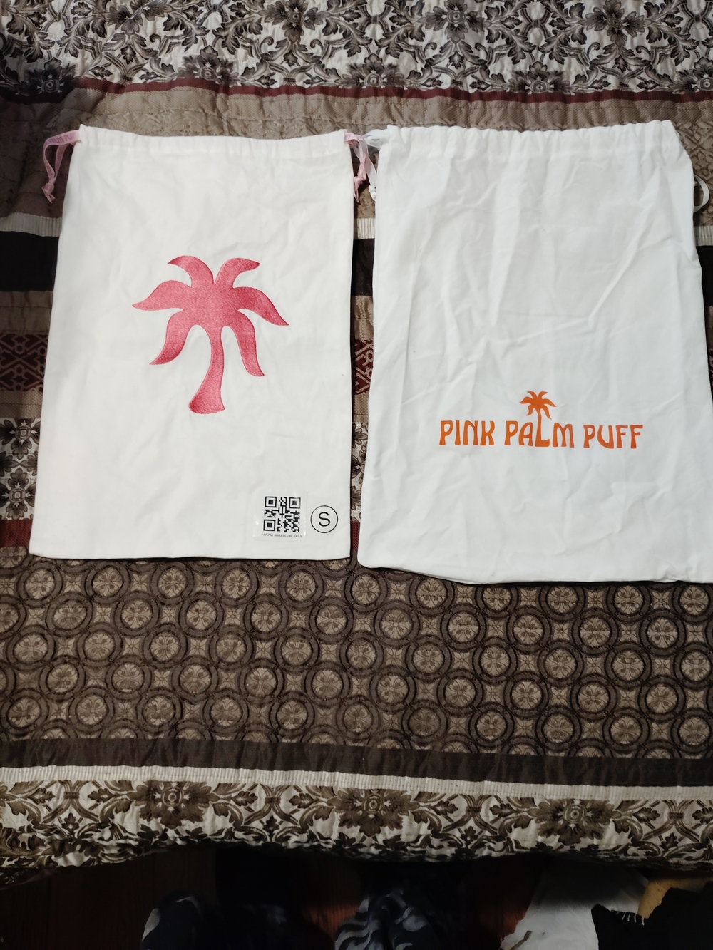 2pc Pink Palm Puff White Drawstring Dust Bag with Pink Logo